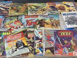 beaucoup de bandes dessinées sur la table