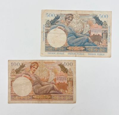 deux billets de banque différents représentant une femme, sur un fond blanc