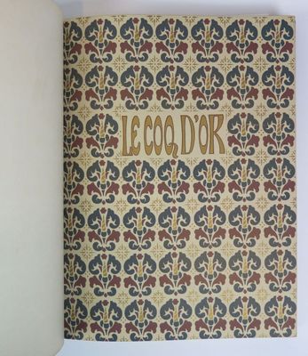 gros plan d'un livre sur une table à fond blanc