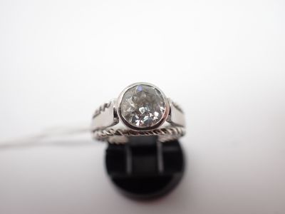 Bague en or gris, diamant TA  de 1 carat environ, poids 5,6 gr, TDD 55