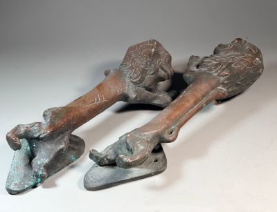 paire de figurines antiques en bronze représentant un homme et une femme