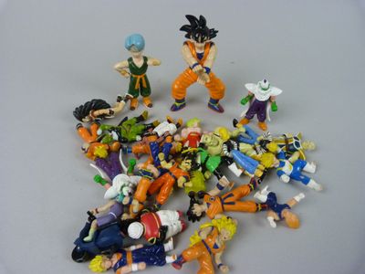 DRAGON BALL Réunion de 25 figurines VINTAGE.