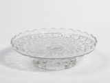 bol en verre transparent orné d'un motif décoratif sur fond blanc