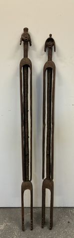 Culture MUMUYE, Nigéria. Bois sculpté et scarifié, vannerie de ro...