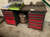 une photo d'un établi dans un garage où règne un grand désordre