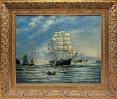 une peinture à l'huile représentant un bateau sur l'eau, avec d'autres bateaux en arrière-plan