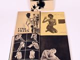 deux photos en noir et blanc de nus sur un fond blanc