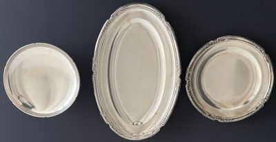 BOULENGER DEUX PLATS, l'un ovale et l'autre circulaire en mé…