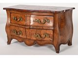 une image d'une commode en bois avec un plateau en marbre
