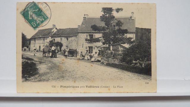Vallière : Pimpérigeas. La Place. (HM 154). TBE. Carte rare !