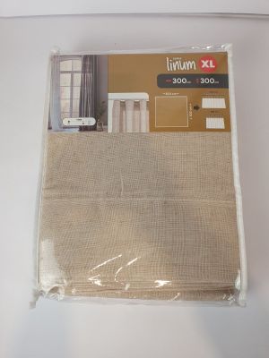 un sac en toile de jute posé sur une table