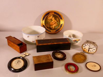 a lot of items that are sitting on a table