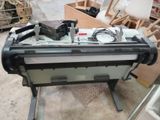 a machine that is sitting on a table in a room
