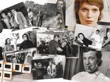 de nombreuses photos en noir et blanc d'un homme et d'une femme