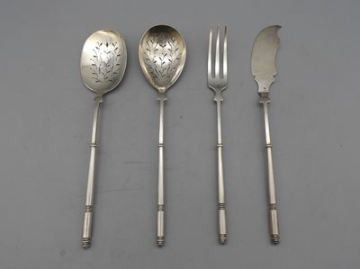 Couverts à hors d'œuvres en métal argenté, prise ronde dans …