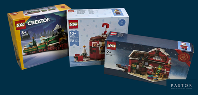 deux boîtes de Lego posées l'une à côté de l'autre sur un fond bleu