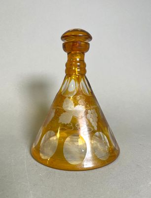 RÖMER Petite carafe en cristal à décor de pampres de vigne s…