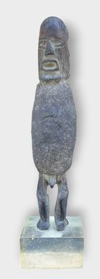 AFRIQUE, RDC - SONGE Statuette en bois sculpté figurant un h…