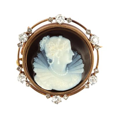 l'image du profil d'une femme sur une broche