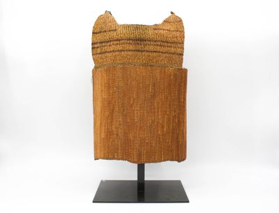 Armure ou cuirasse portée pour se protéger des flèches et de…