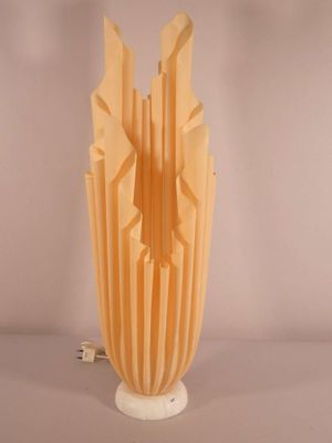 an image of a vase shaped like a starburst