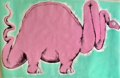 un dessin représentant un dinosaure rose sur fond vert
