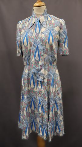 CHLOÉ – Robe d’été à motif fleuri et géométrique. Taille : 38 à v...