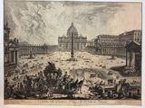 une vieille photo d'un grand bâtiment entouré de nombreuses personnes