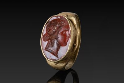 Intaille DE Reine EN Cornaline HellÉNistique Dans UN Anneau …
