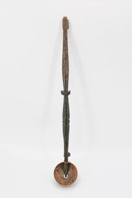 Rare louche pour servir la nourriture lors de festivités