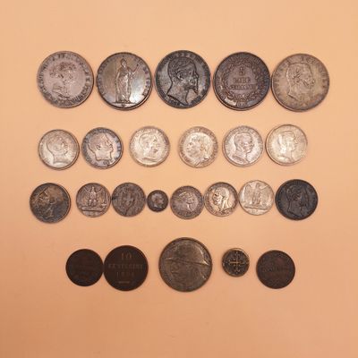 une image représentant un assortiment de pièces de monnaie différentes posées sur une table