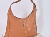 Sac à bandoulière en cuir beige Michael Korsch avec finitions dorées