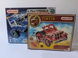 deux boîtes de legos de tailles et de couleurs différentes