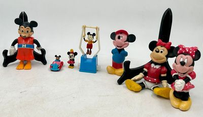 375 / CH-P10 (cui) / Mickey Mouse, lot de petites figu…