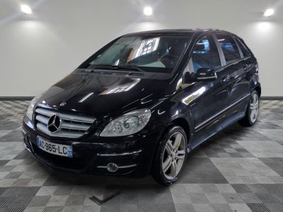 une photo d'une mercedes benz benz benz benz benz benz benz benz benz benz benz benz benz benz benz benz benz benz benz benz benz benz benz benz benz benz benz benz benz benz benz benz benz benz benz benz benz benz benz benz benz benz benz benz