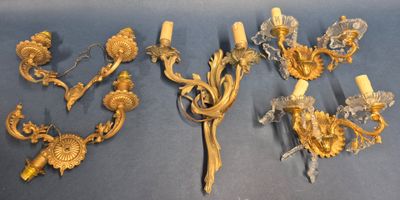 Lot de 2 paires d'appliques en bronze à deux bras de lumière…