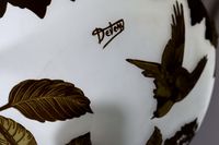 DEVEAU. Suspension en verre doublé à décor dégagé à l'acide … (photo 5)