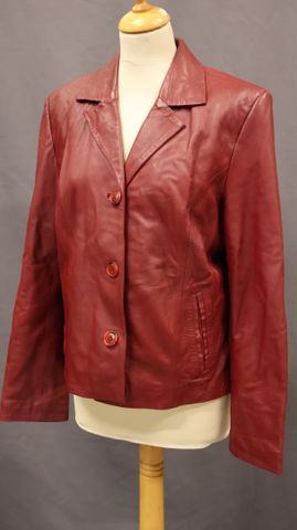 FLEUR DE PEAU – Veste rouge. Taille 42
