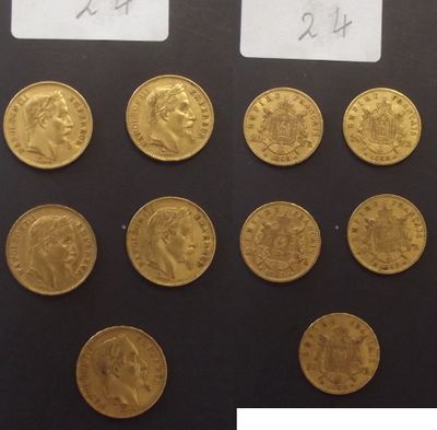 certaines de ces pièces d'or sont exposées dans une vitrine