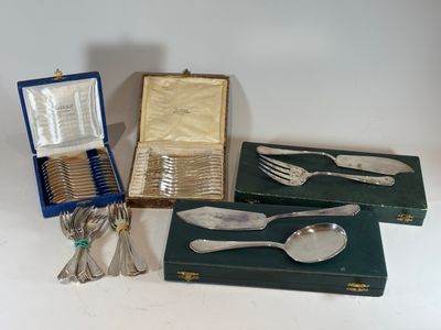several different types of silverware including forks, spoons and spoons