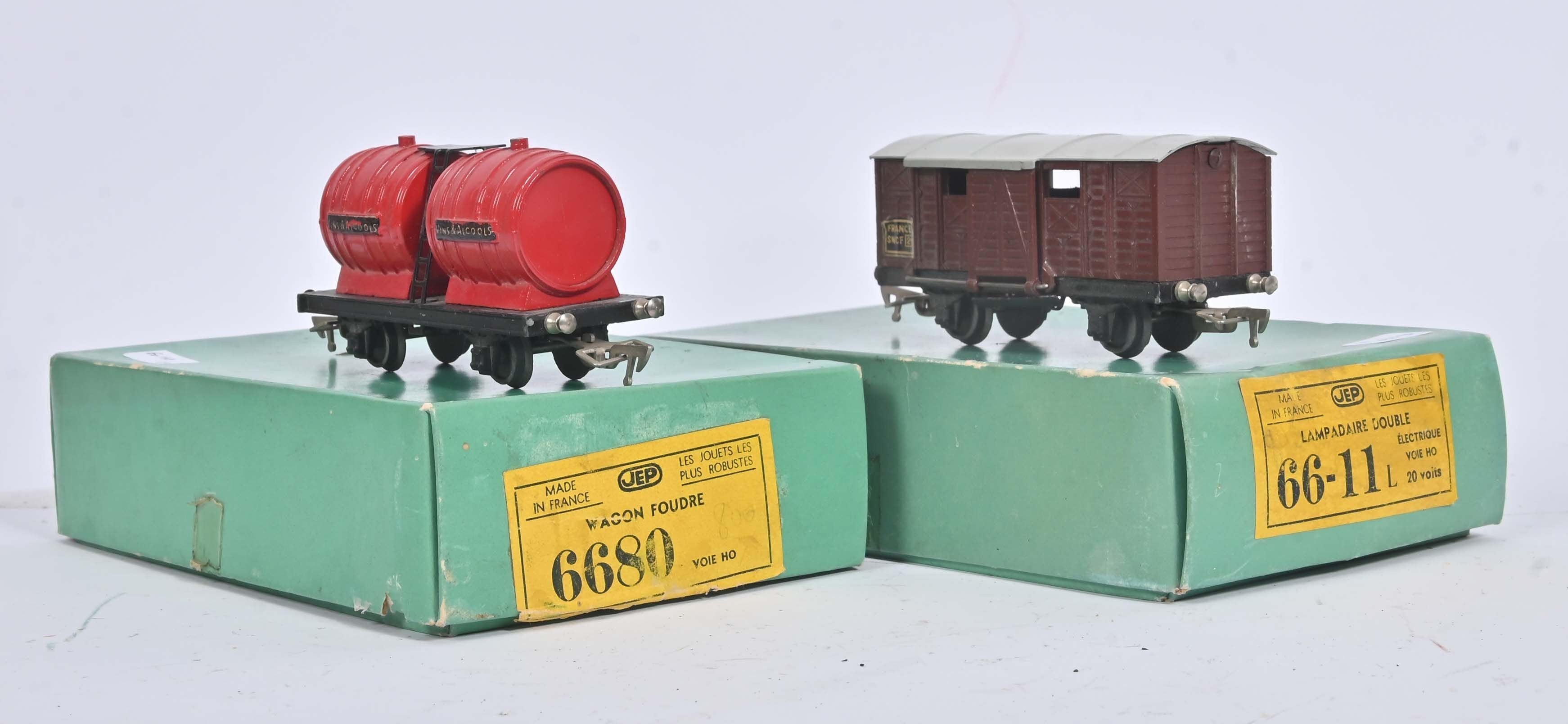 Objets d'art & Curiosités