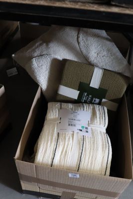 lot de linge, coussin, draps, rideaux, pieds de lit, neuf