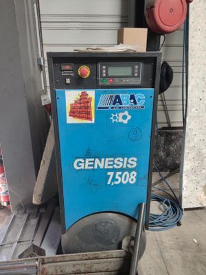 une machine posée sur le sol dans le garage