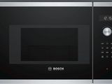 Four à micro-ondes encastrable Bosch avec commandes électroniques, sur fond blanc