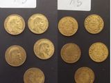 deux photos montrant un tas de pièces d'or sur lesquelles figure une étiquette indiquant le prix