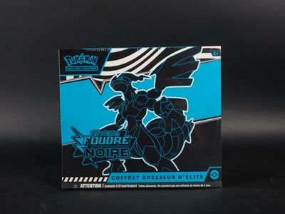 une boîte de Pokémon TCW TCW TCW TCW TCW TCW TCW TCW TC