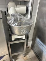 1 pétrin ELECTROLUX BP045, année 2019, sur châssis inox
