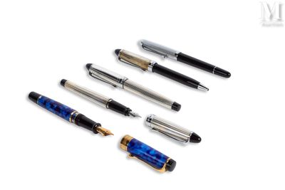 AURORA Lot de quatre stylo plume dont 3 modèle avec plume en…