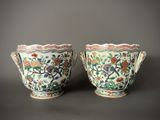 paire de vases chinois de style « famille » représentant des oiseaux et des fleurs