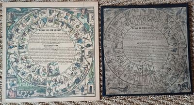 deux livres posés sur un tapis